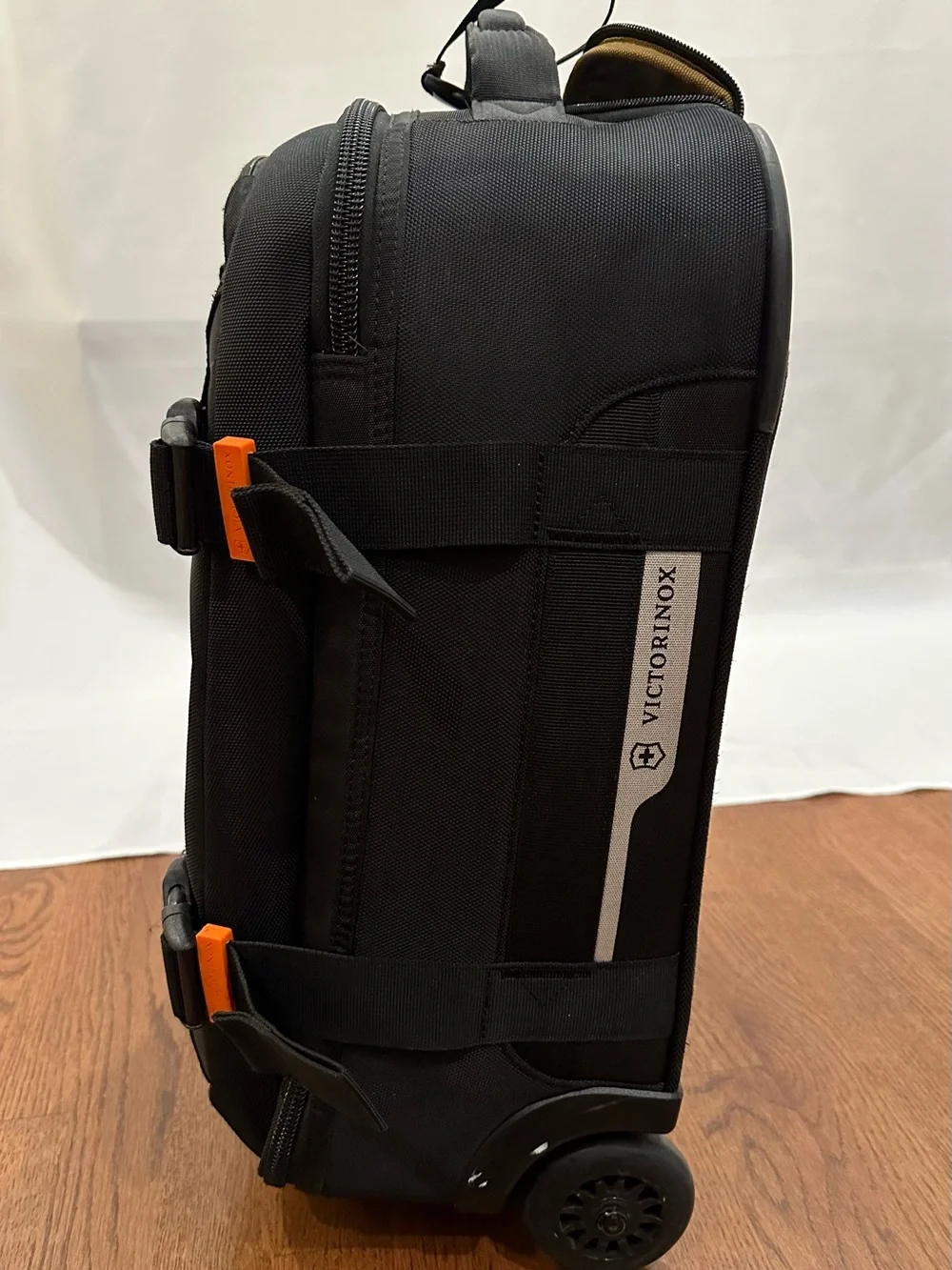Victorinox Ch-97 2.0 Wheeled Carry-On Suitcase 20”